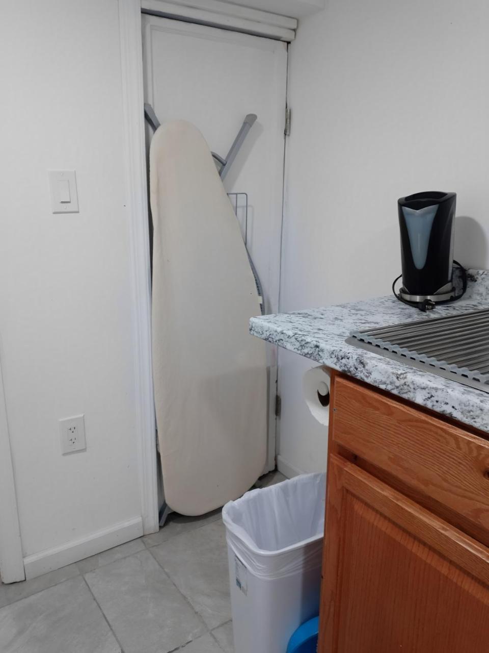 Appartement "Cozy Basement Retreat Just 40 Minutes To Nyc!" à Irvington Extérieur photo